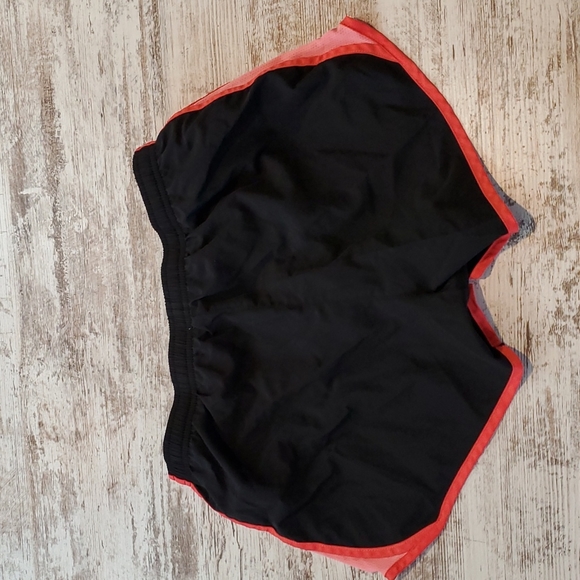 Womens Nike Dri Fit Shorts Size small - Picture 5 of 5